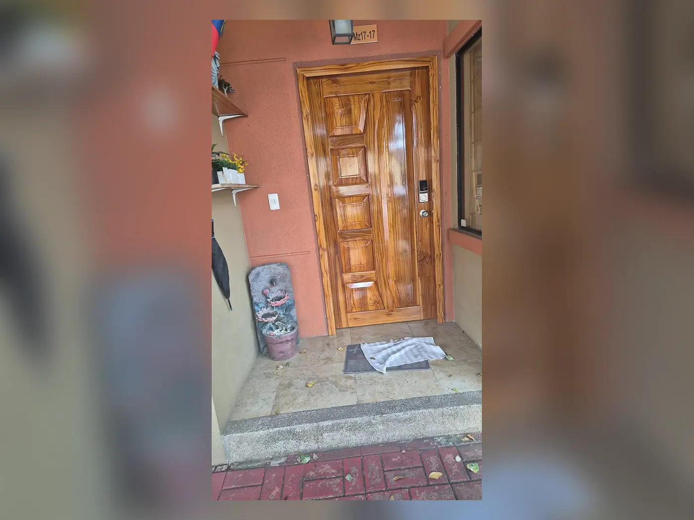 Puerta de madera terminada